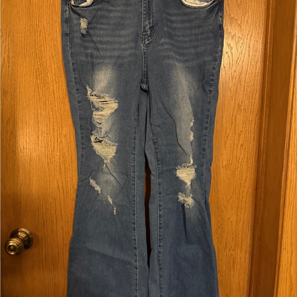 Chic Distressed Flare Jeans in Classic Blue